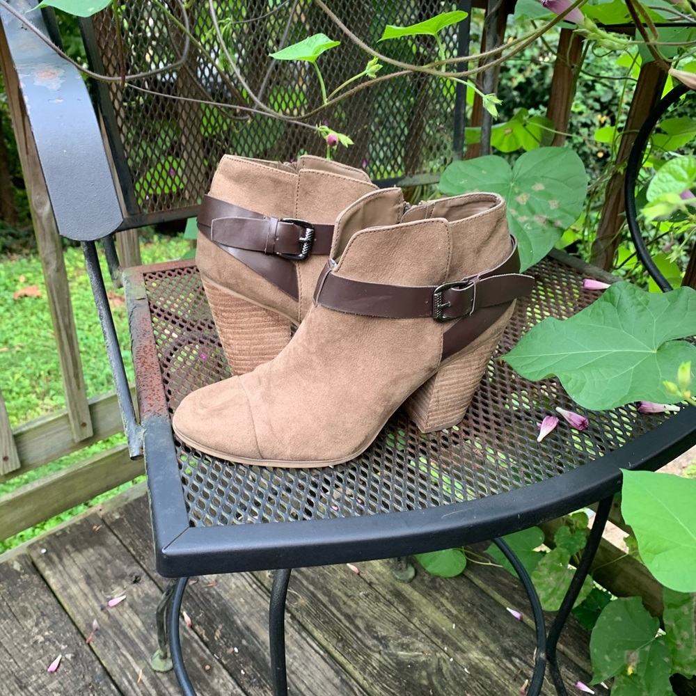 BOOTIES - LIKE NEW
